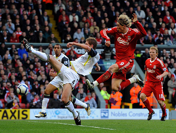 对手传球被 对手传球被